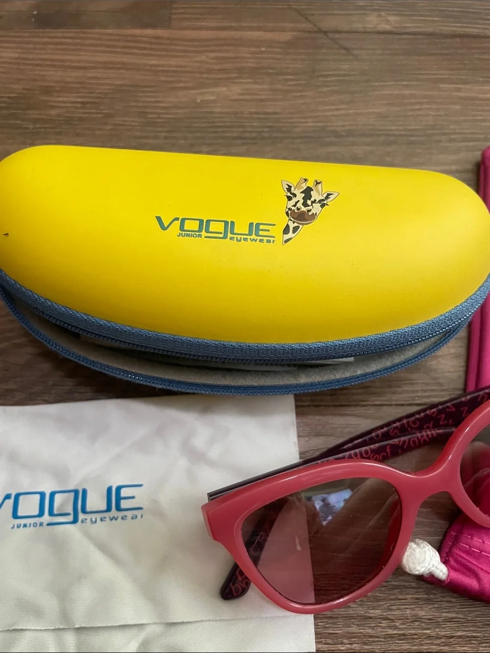 VOGUE  Eyewear Kids Cat 2001 Sunglasses!!NWT